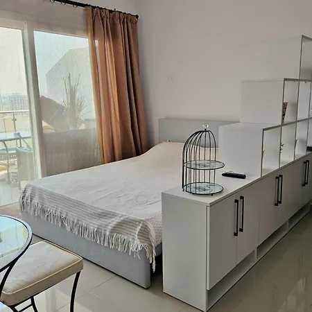 Caesar 1 Bedroom شقة *